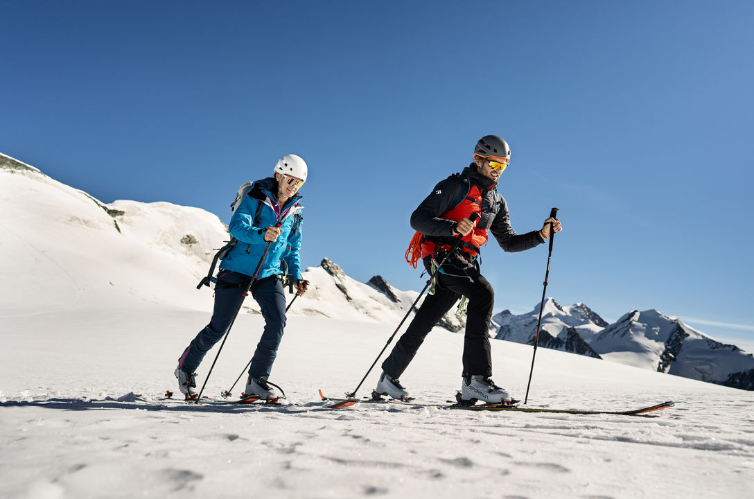 REISENWELT magazine November 2025 - UNIQ